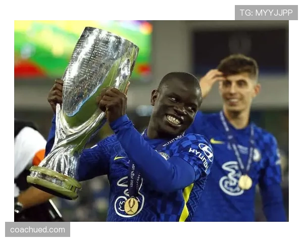 博格巴与坎特在中场调度下展现分散驱动趋势