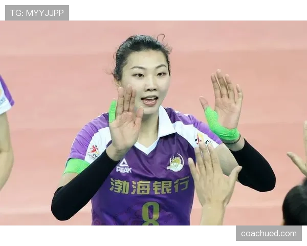 袁心玥训练场上像女超人，下班后居然是个隐藏吃货？！